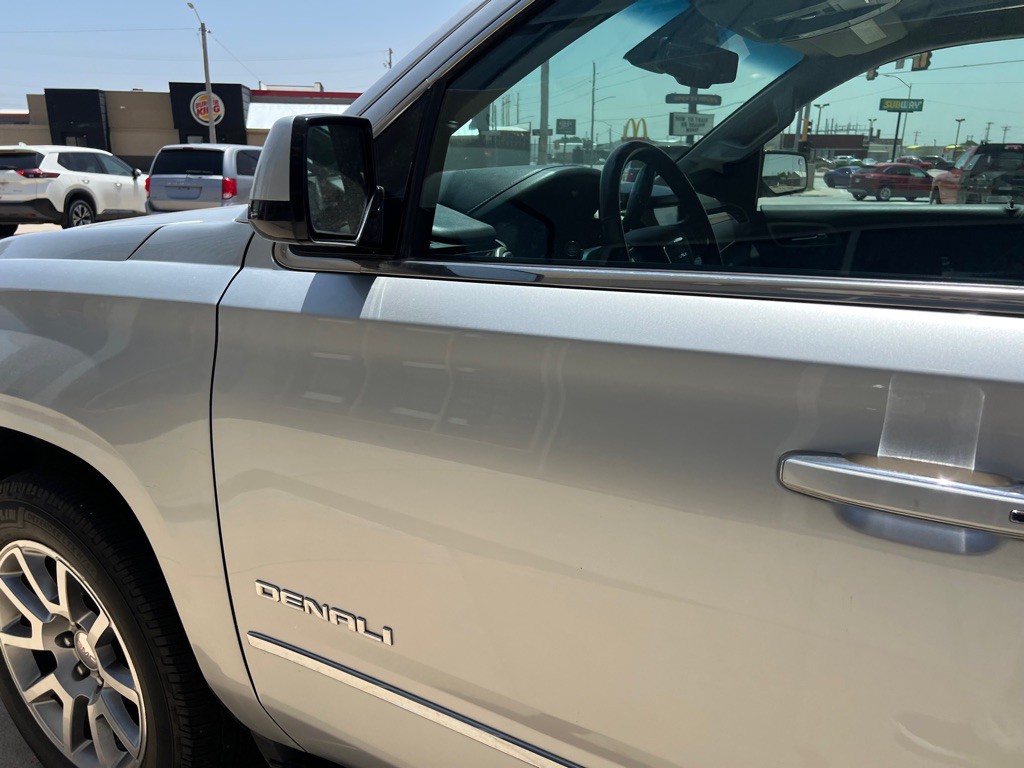 2020 GMC Yukon Image 9
