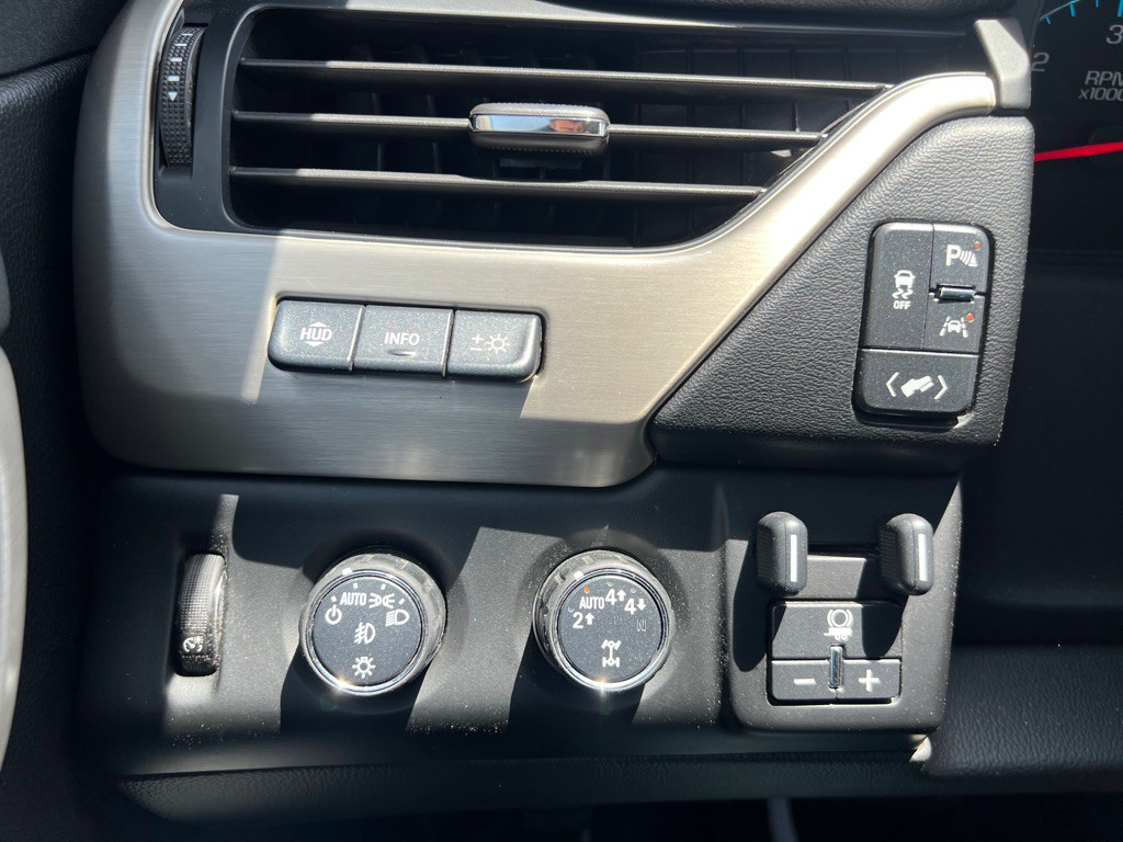 2020 GMC Yukon Image 27