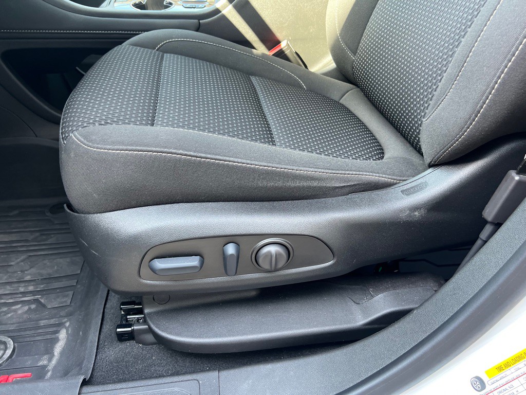 2023 GMC Acadia Image 18