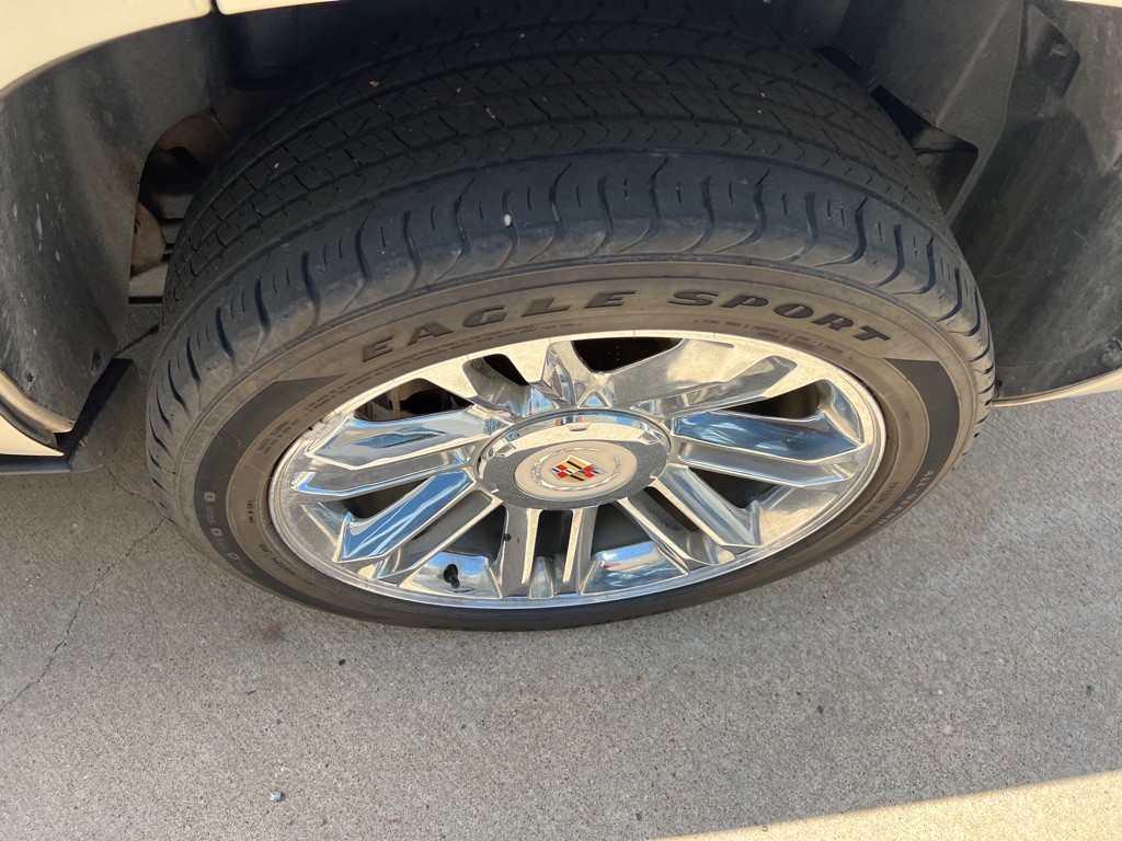 2014 Cadillac Escalade Image 12