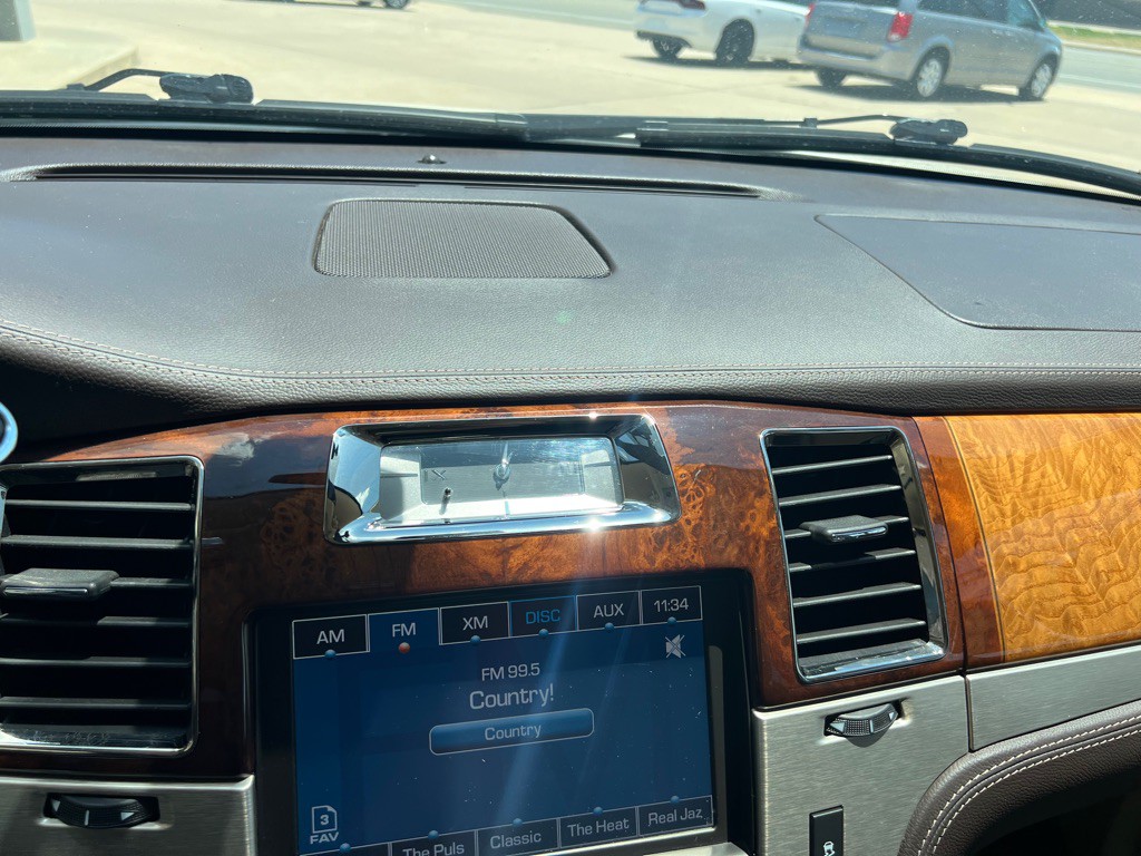 2014 Cadillac Escalade Image 25