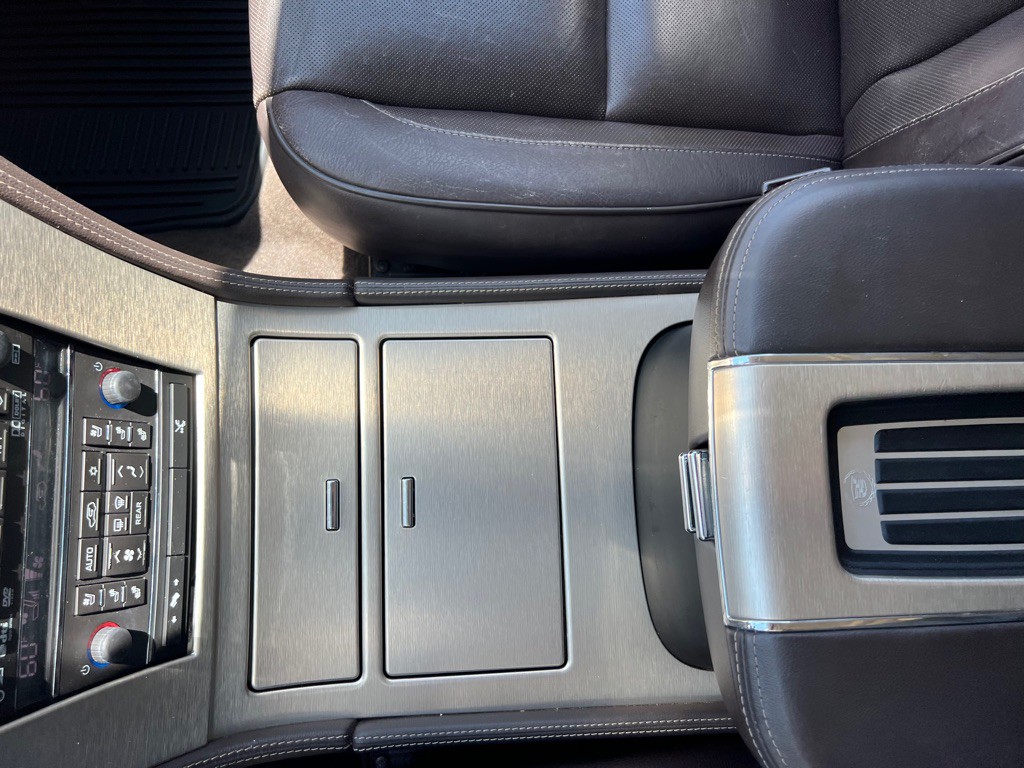 2014 Cadillac Escalade Image 28