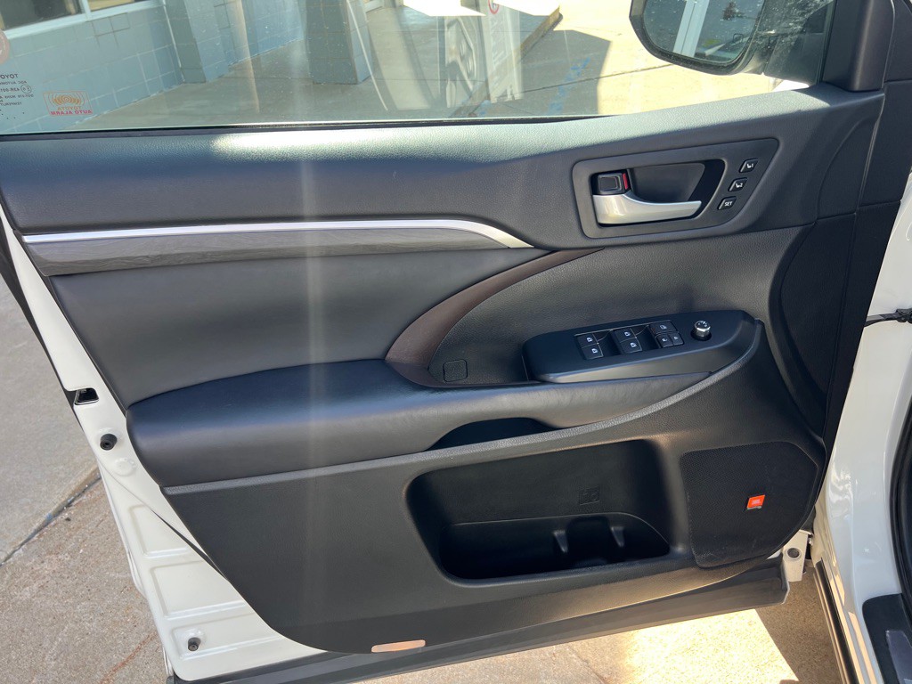2019 Toyota Highlander Image 13