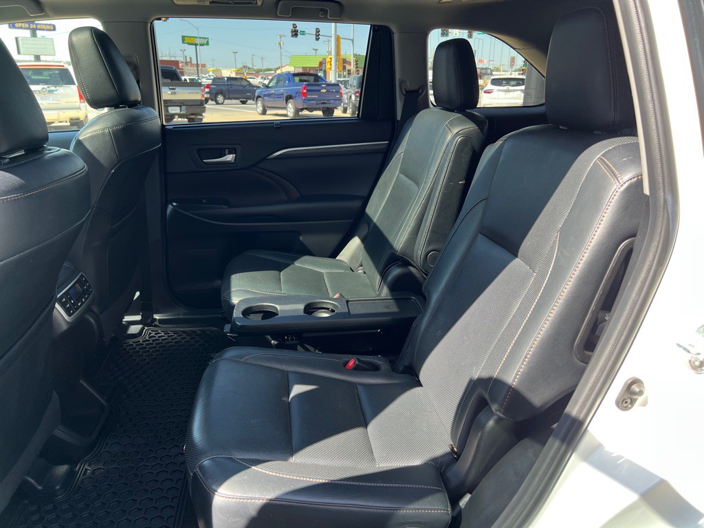 2019 Toyota Highlander Image 16