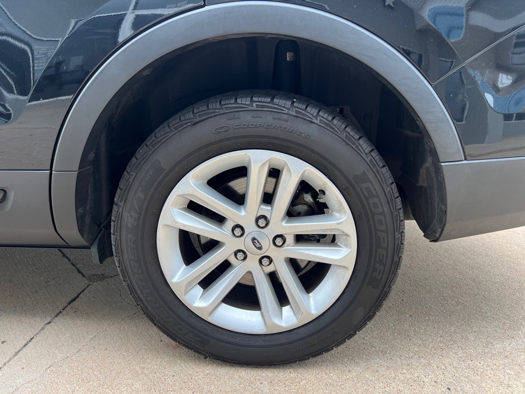 2017 Ford Explorer Image 8