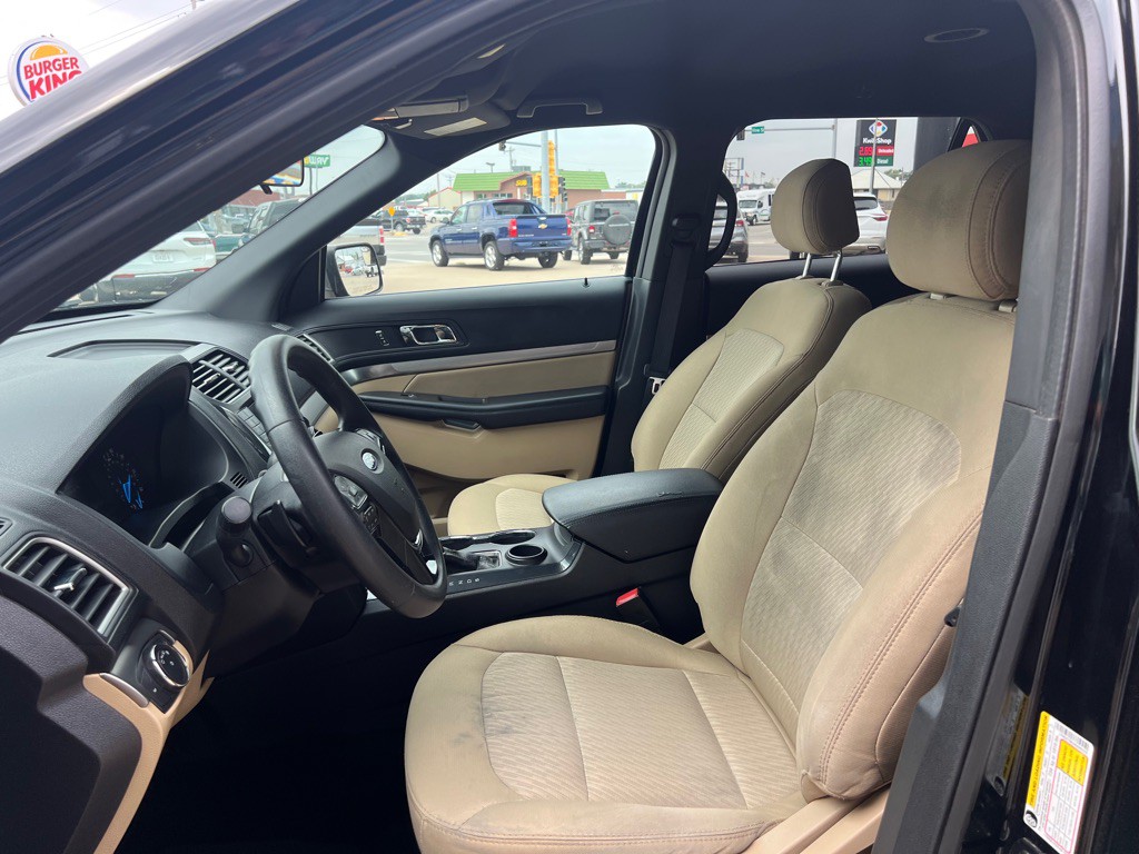 2017 Ford Explorer Image 12