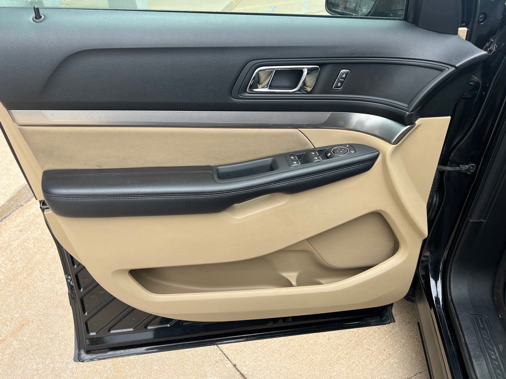2017 Ford Explorer Image 13