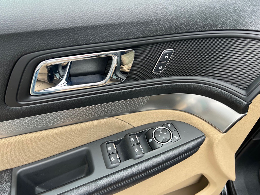 2017 Ford Explorer Image 14