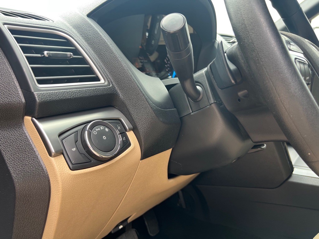 2017 Ford Explorer Image 15