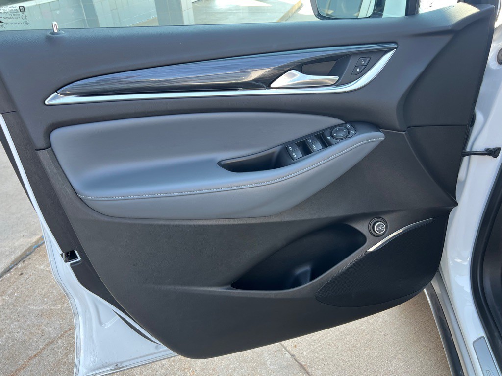 2021 Buick Enclave Image 11