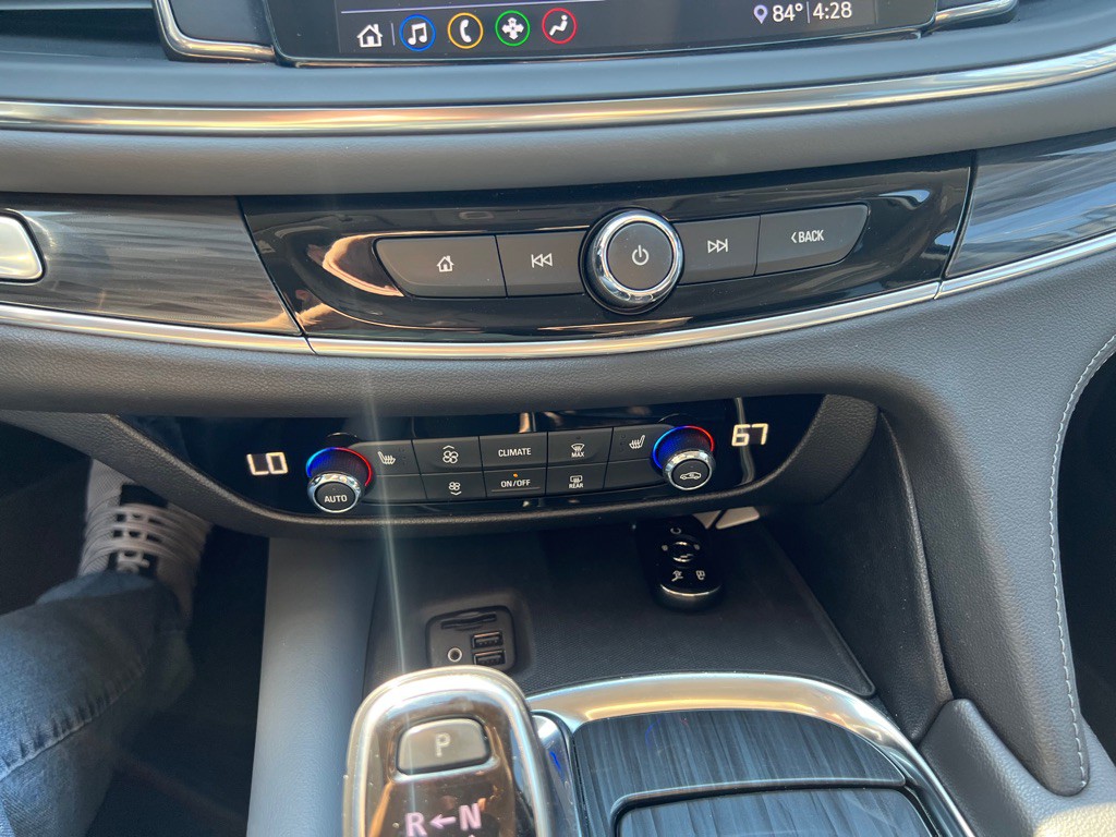 2021 Buick Enclave Image 27
