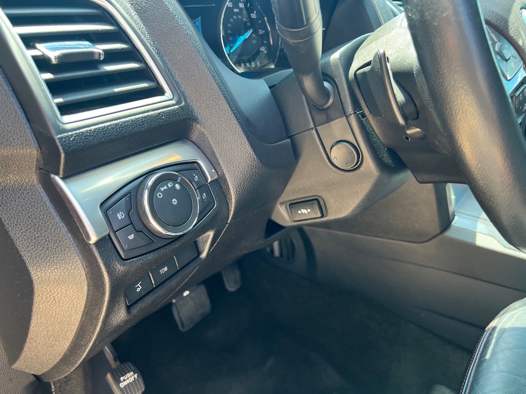 2017 Ford Explorer Image 26