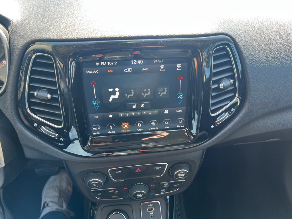 2018 Jeep Compass Image 24