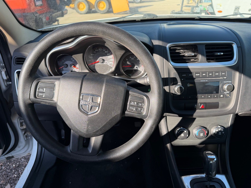 2011 Dodge Avenger Image 4