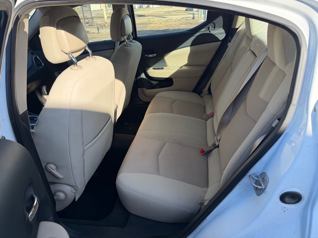 2011 Dodge Avenger Image 6