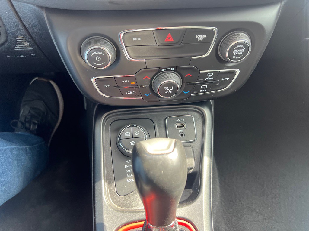 2020 Jeep Compass Image 24