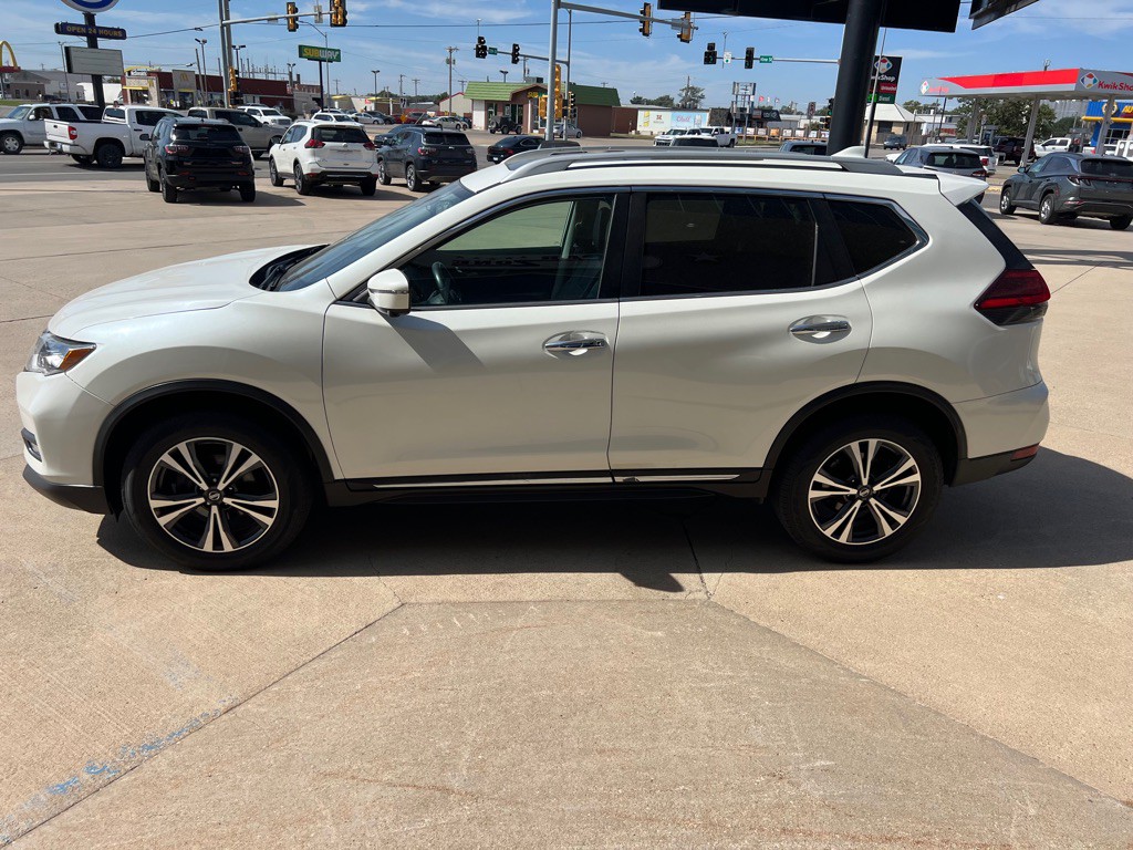 2017 Nissan Rogue Image 4