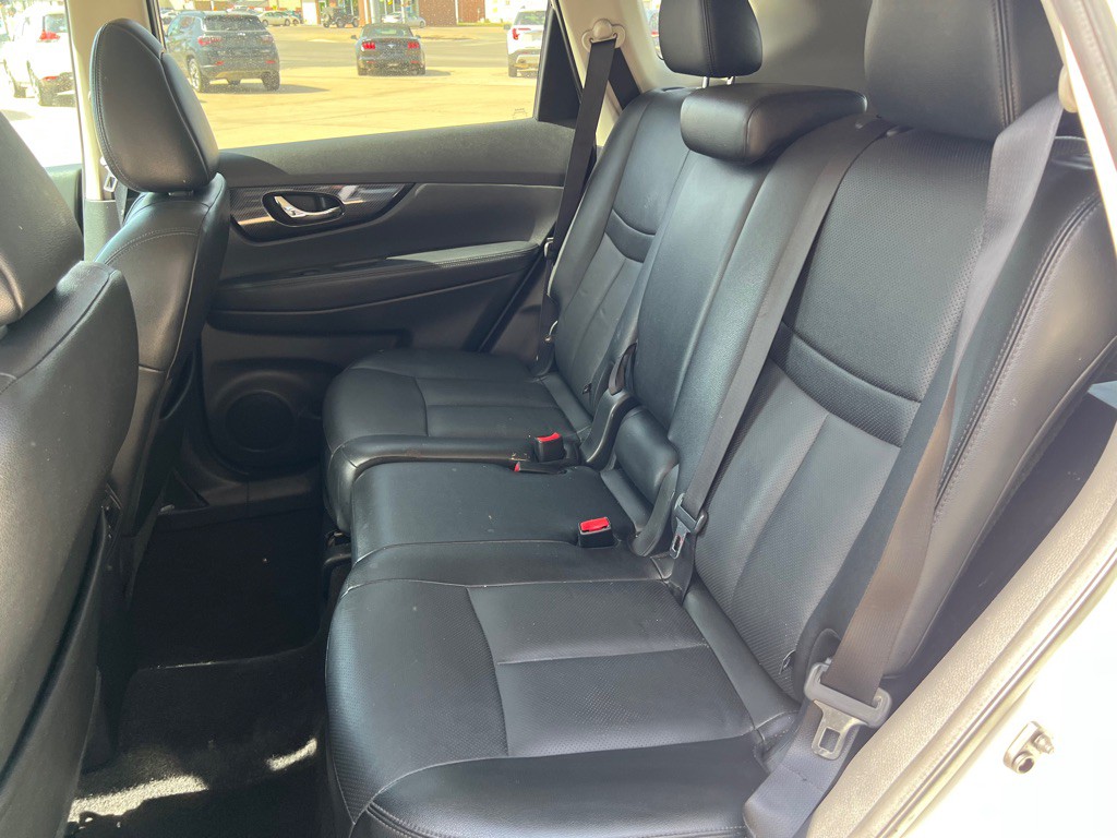 2017 Nissan Rogue Image 13