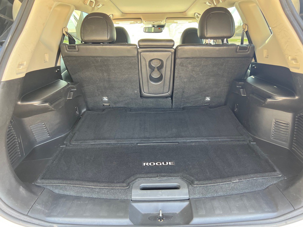 2017 Nissan Rogue Image 16