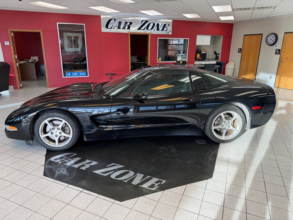 2003 Chevrolet Corvette Image 1