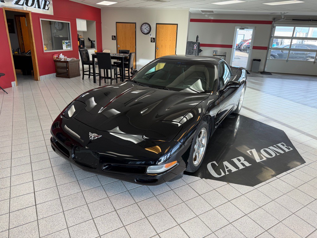 2003 Chevrolet Corvette Image 2