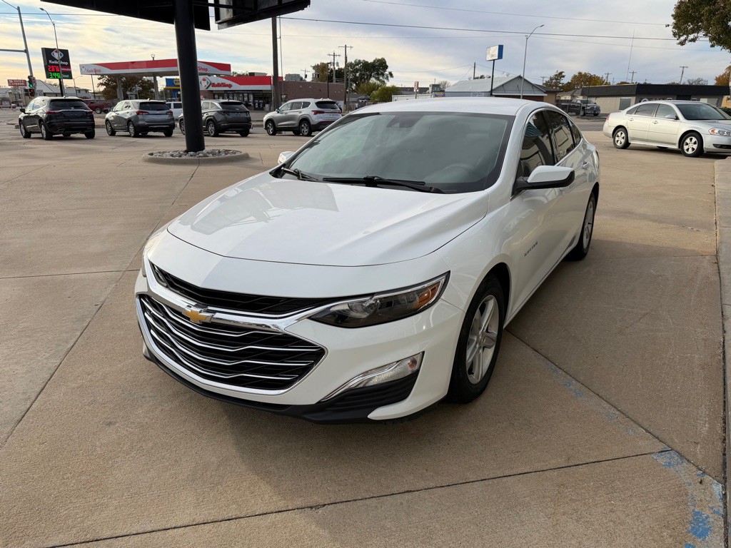 2020 Chevrolet Malibu Image 3