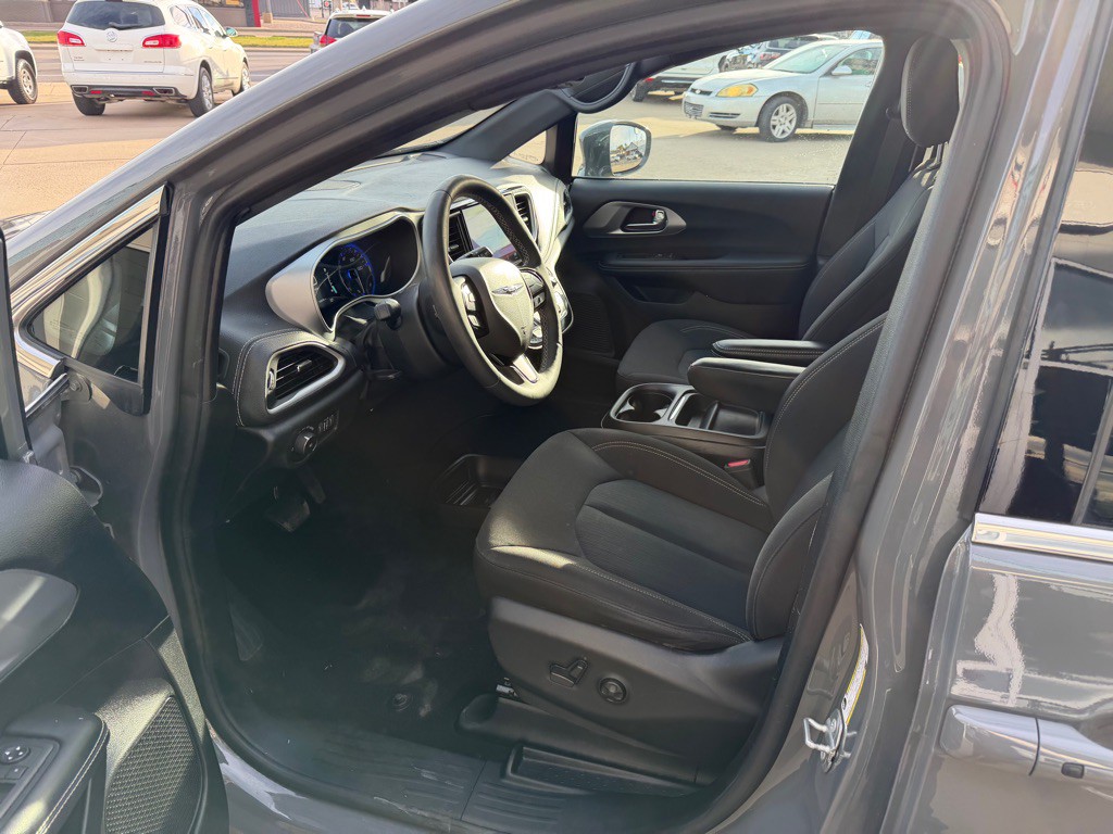 2022 Chrysler Pacifica Image 4