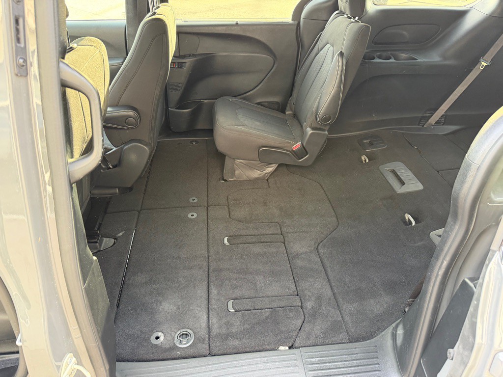 2022 Chrysler Pacifica Image 10