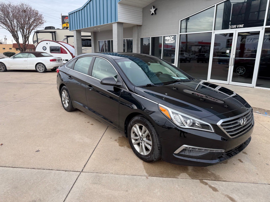 2015 Hyundai Sonata Image 2