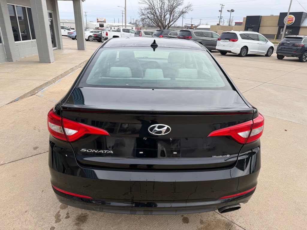 2015 Hyundai Sonata Image 4
