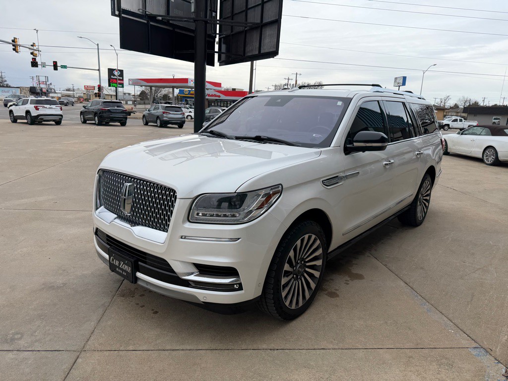 2019 Lincoln Navigator Image 3