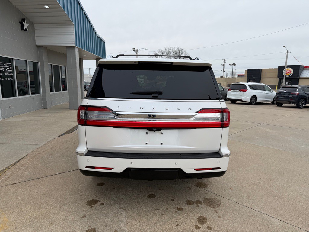 2019 Lincoln Navigator Image 4