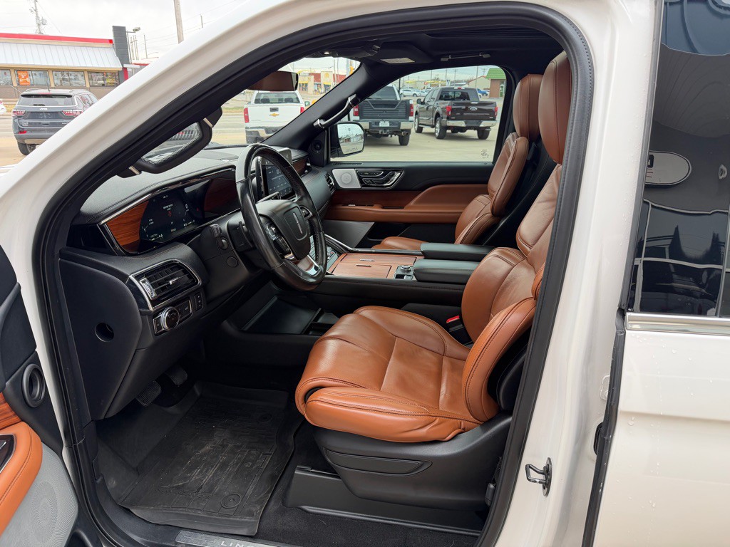 2019 Lincoln Navigator Image 5