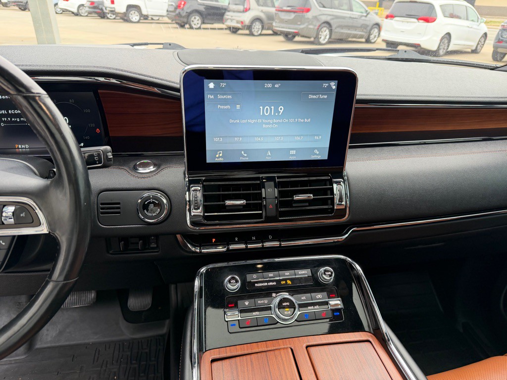 2019 Lincoln Navigator Image 8