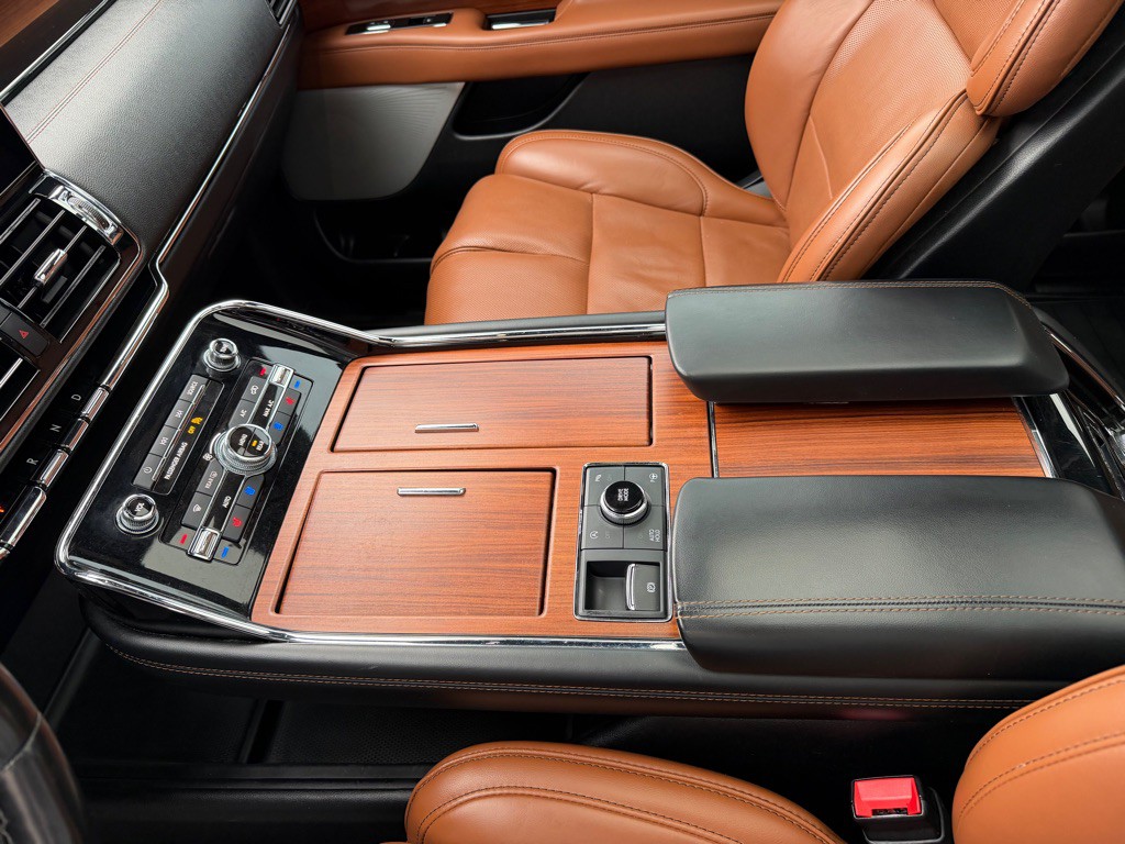 2019 Lincoln Navigator Image 9