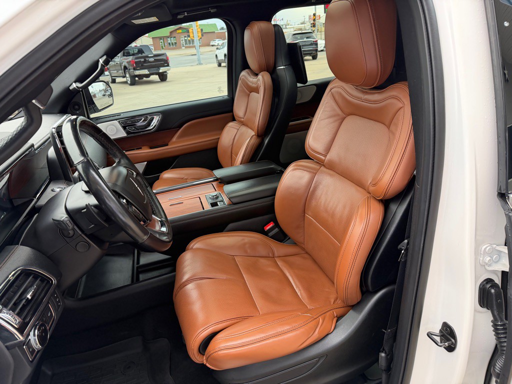 2019 Lincoln Navigator Image 11