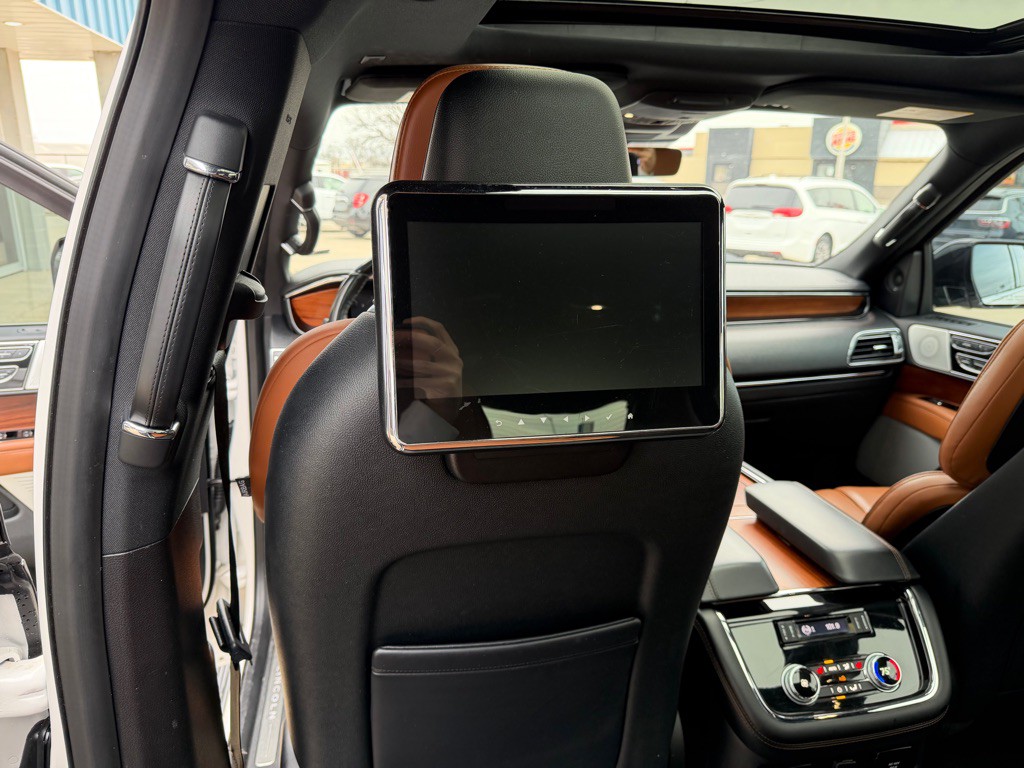 2019 Lincoln Navigator Image 21