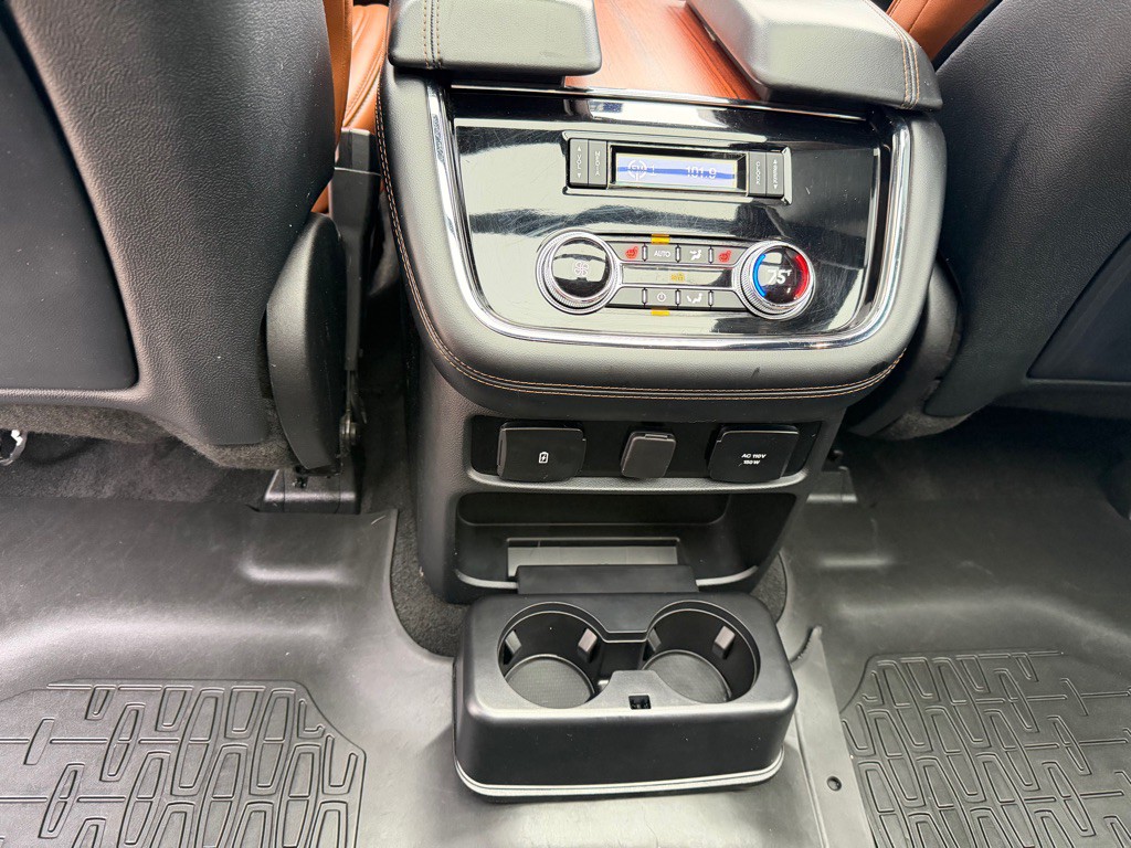 2019 Lincoln Navigator Image 22