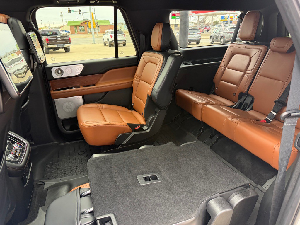 2019 Lincoln Navigator Image 24