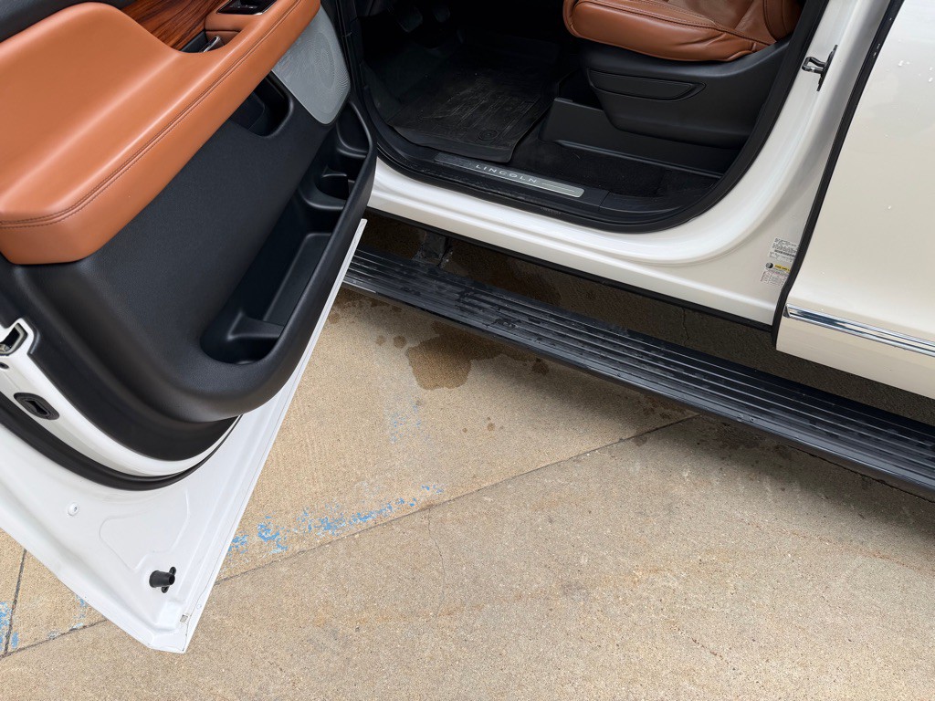 2019 Lincoln Navigator Image 29