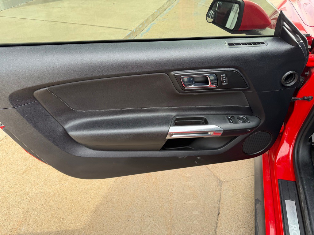 2015 Ford Mustang Image 14