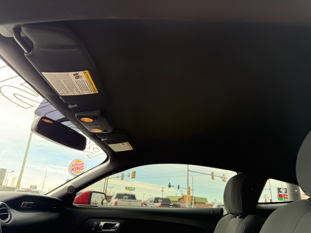 2015 Ford Mustang Image 18