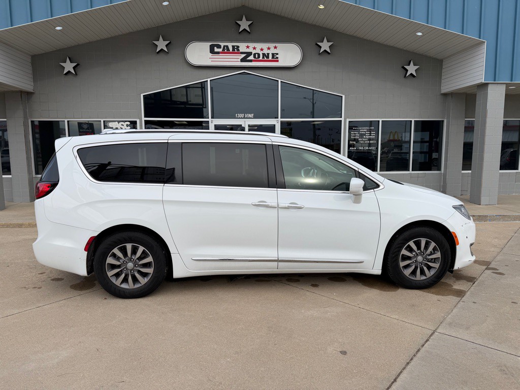 2020 Chrysler Pacifica Image 1