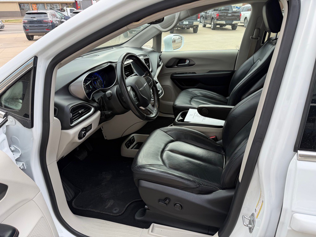 2020 Chrysler Pacifica Image 4