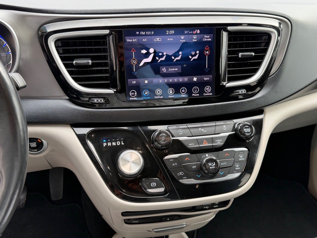 2020 Chrysler Pacifica Image 5