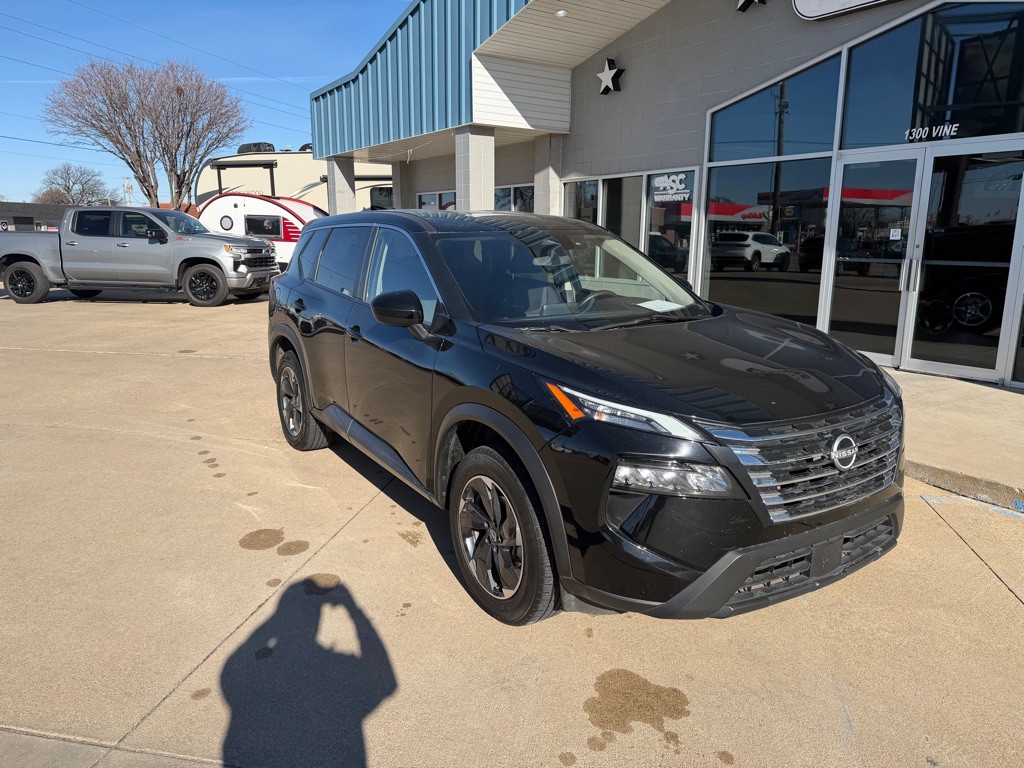 2024 Nissan Rogue Image 2