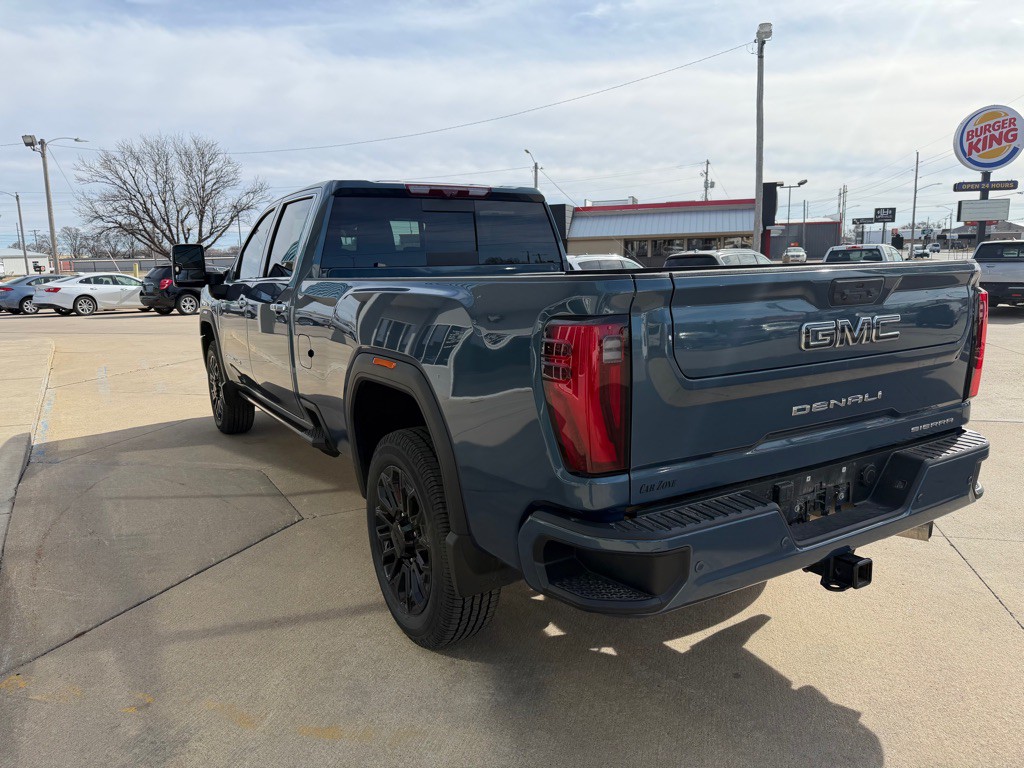 2024 GMC Sierra Image 5