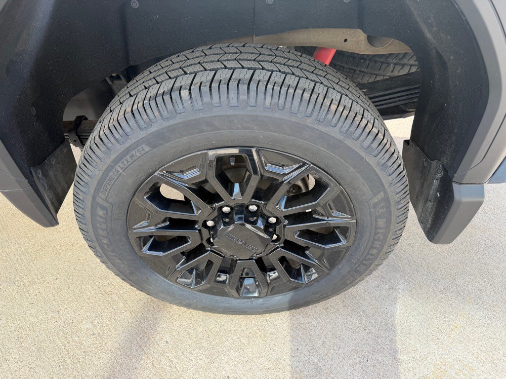2024 GMC Sierra Image 12