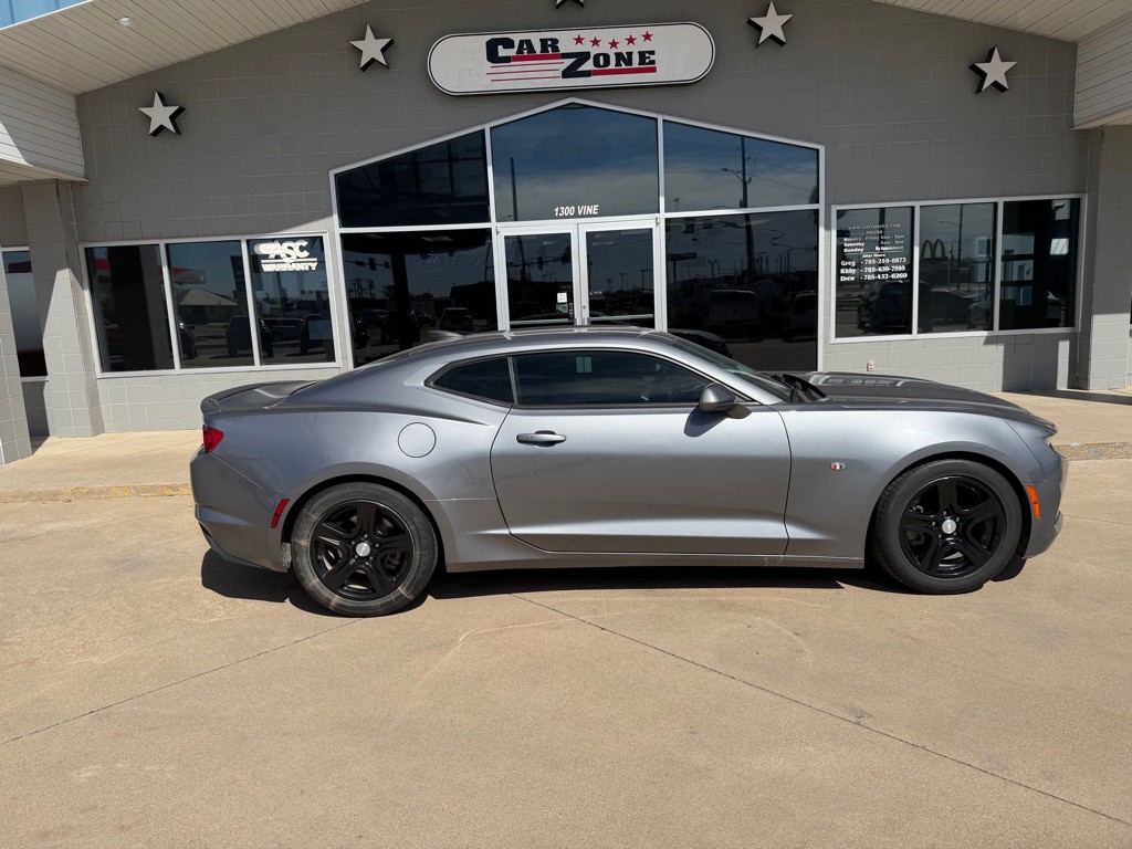 2021 Chevrolet Camaro Image 1