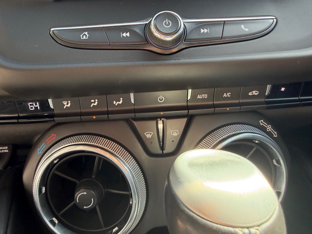 2021 Chevrolet Camaro Image 11